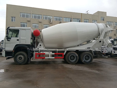 重汽豪沃T5G攪拌車 助力甘南藏族自治州建筑工程的14方高效攪拌車應用